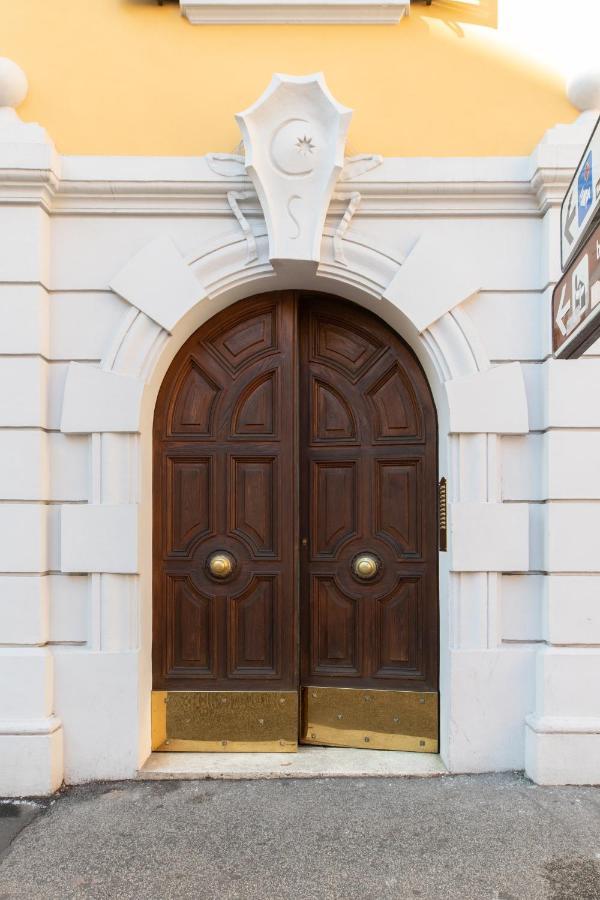Twin Flowers Apartment In San Giovanni ローマ エクステリア 写真
